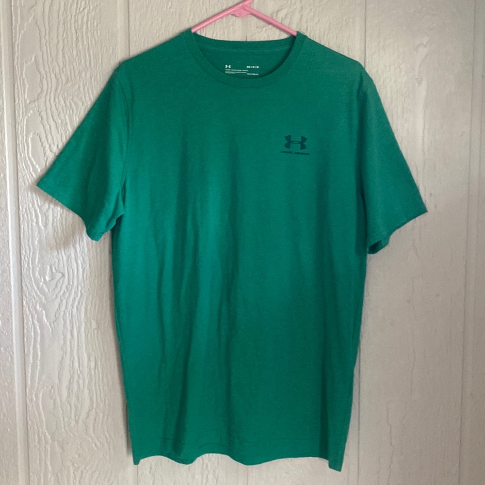 Under armour mens medium T shirt